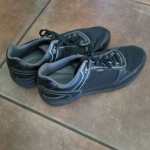 vionic men's endurance walking sneaker